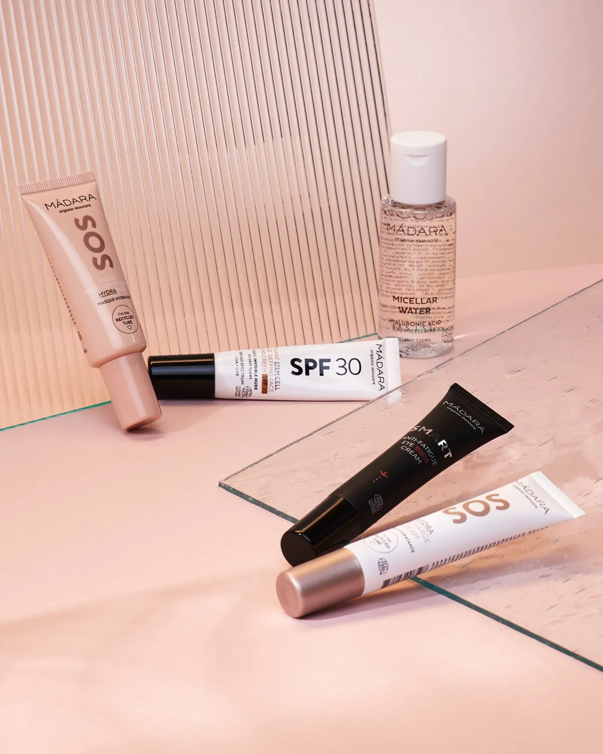 Mádara Wherever Travel Set 5-en-1 coffret voyage hydratation