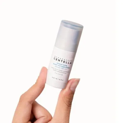 Skin1004 Madagascar Centella Hyalu-Cica stick solaire 7g SPF50+