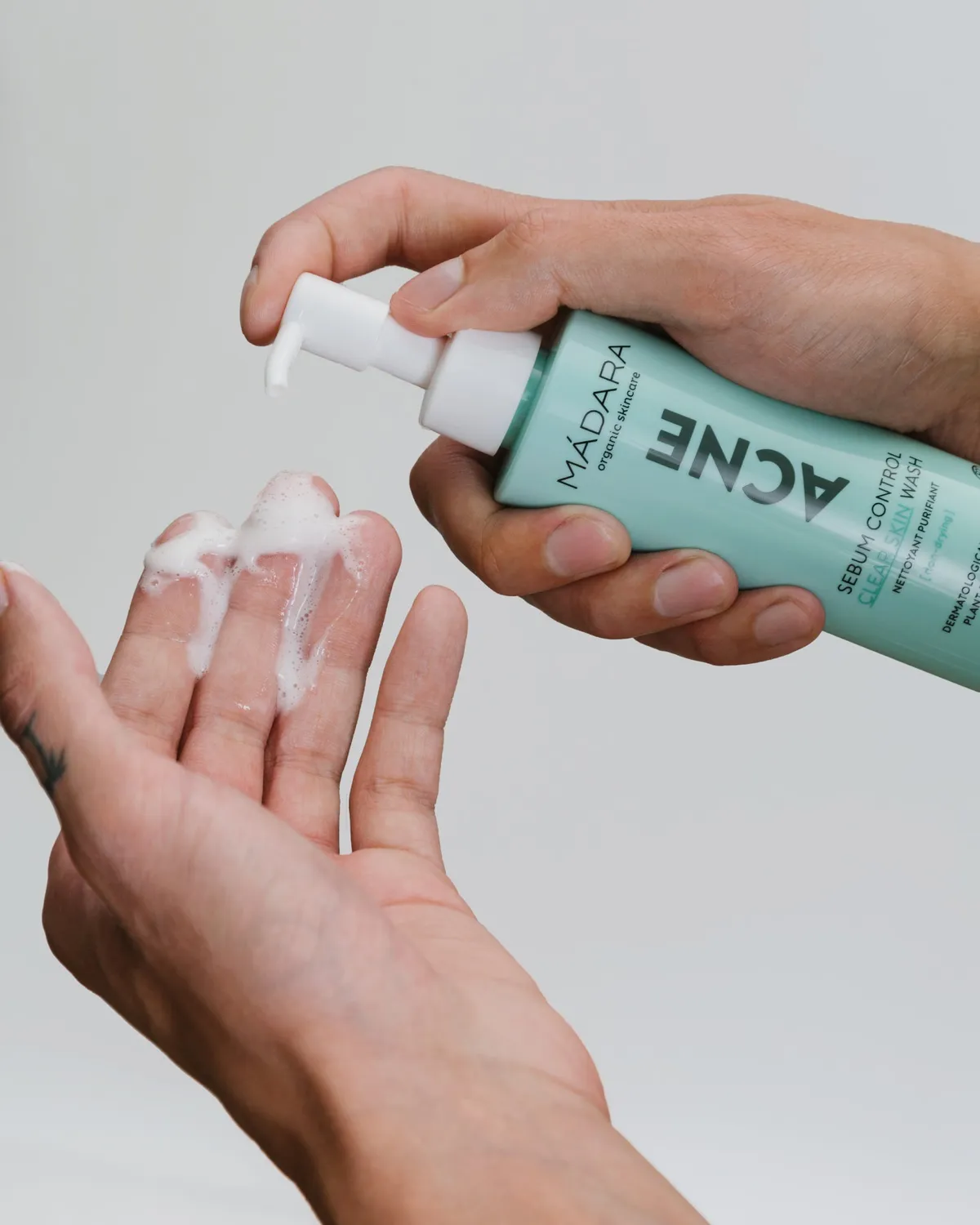 Mádara Sebum Control Gel Nettoyant Visage 140 ml purifiant