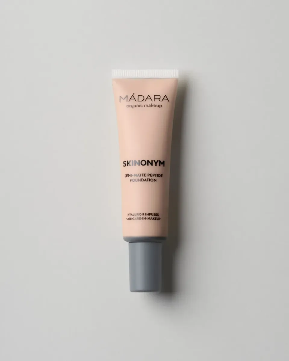 Mádara Semi-Matte Peptide fond teint échantillon mat