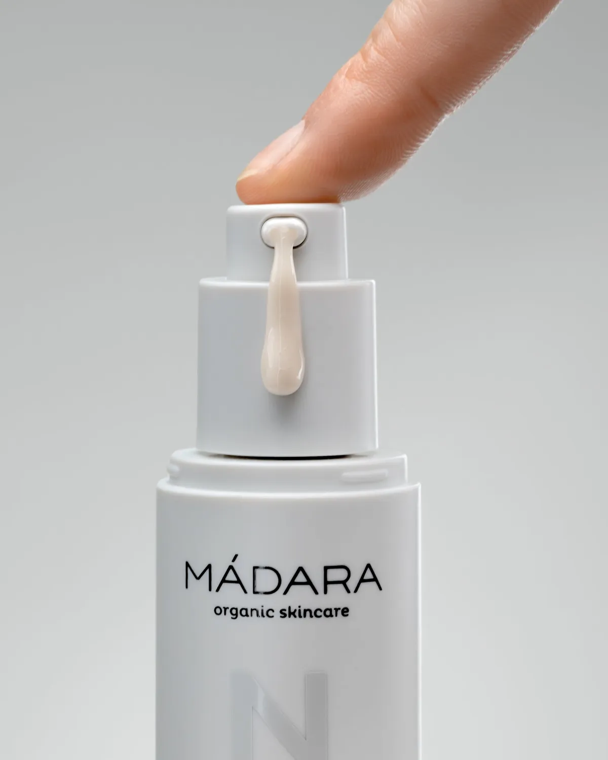 Mádara Alternative Niacinamide sérum 5-en-1 30 ml