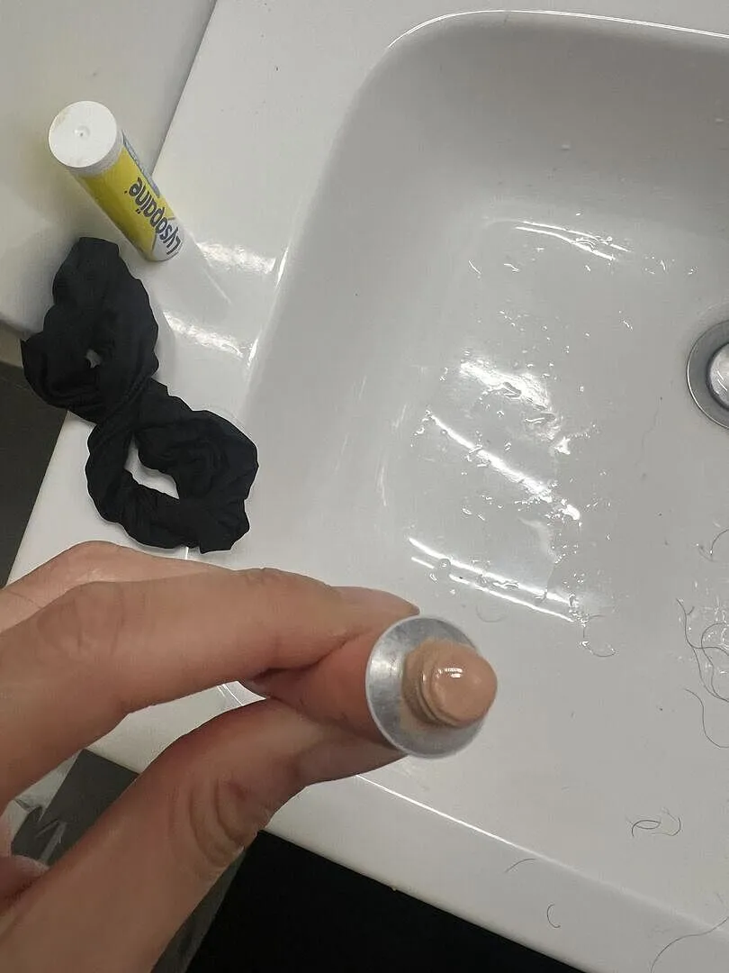 Absolution Le Multicorrecteur correcteur teint zéro déchet