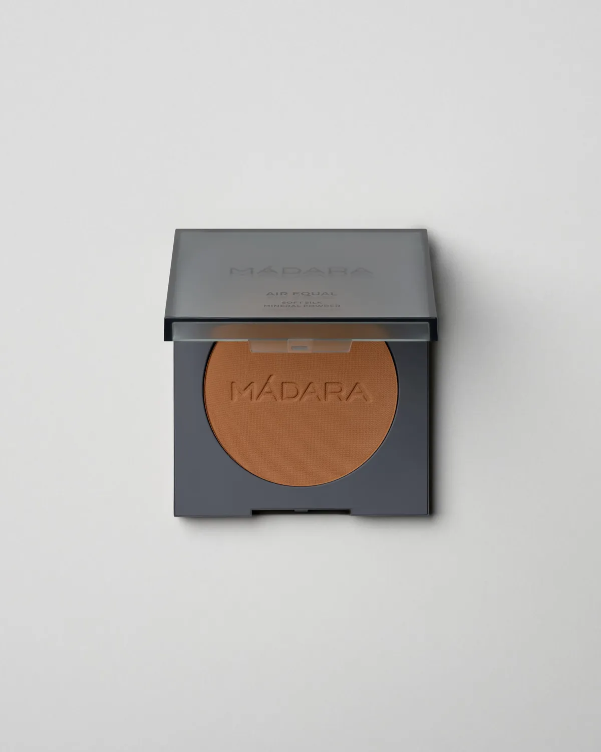 Mádara Soft Silk poudre minérale 9 g matifiant naturel