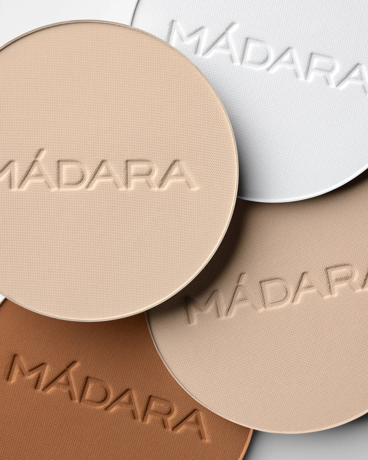 Mádara Soft Silk poudre minérale 9 g matifiant naturel