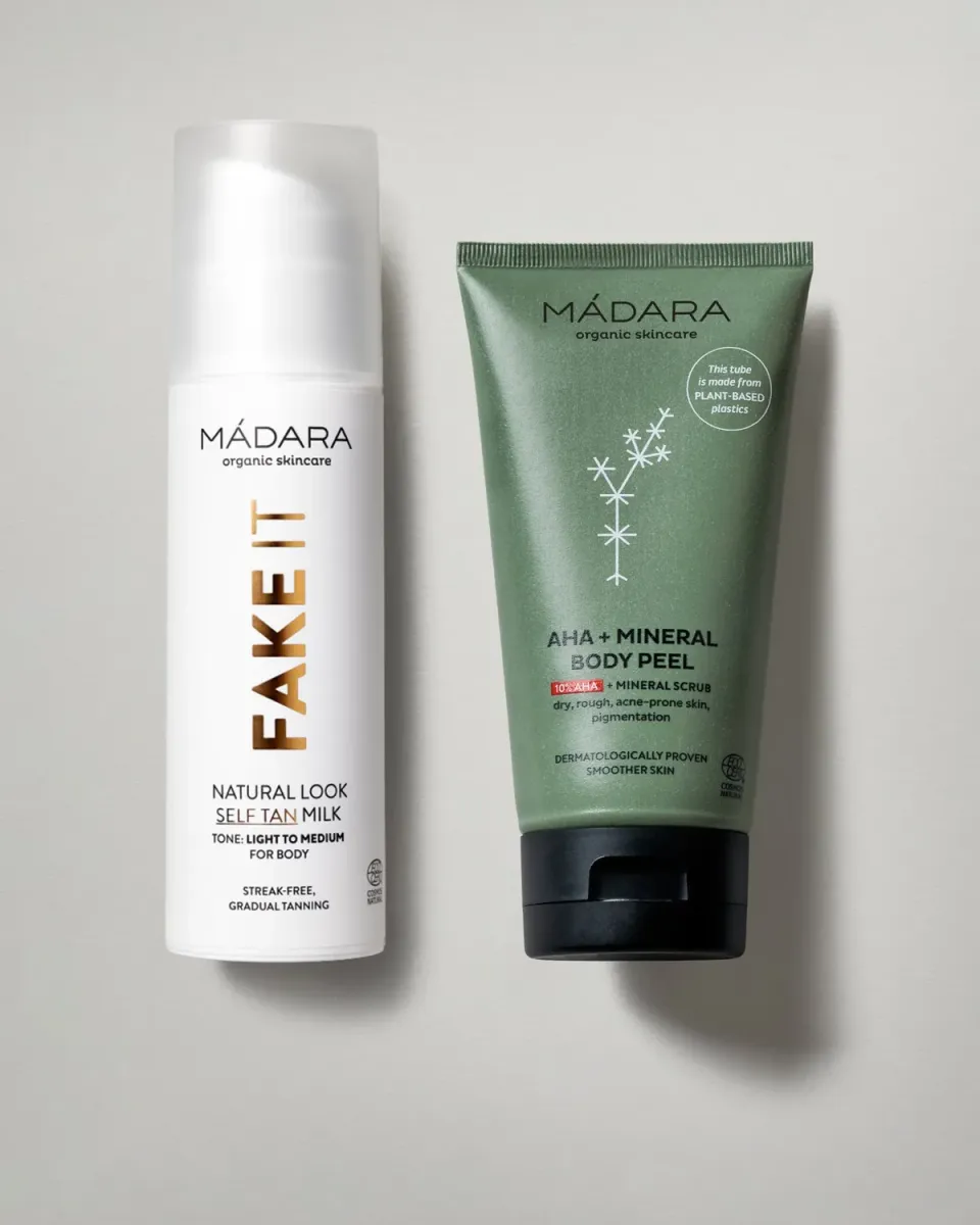 Mádara Fake It coffret corps gommage et lait autobronzant