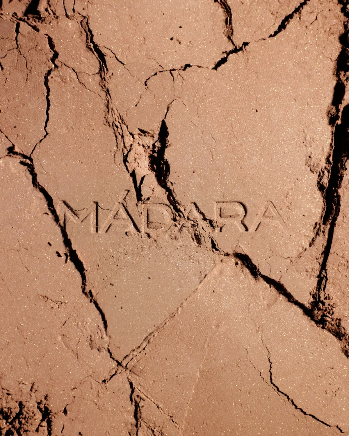 Mádara Soft Silk Mineral Bronzer Heat poudre soleil 9 g