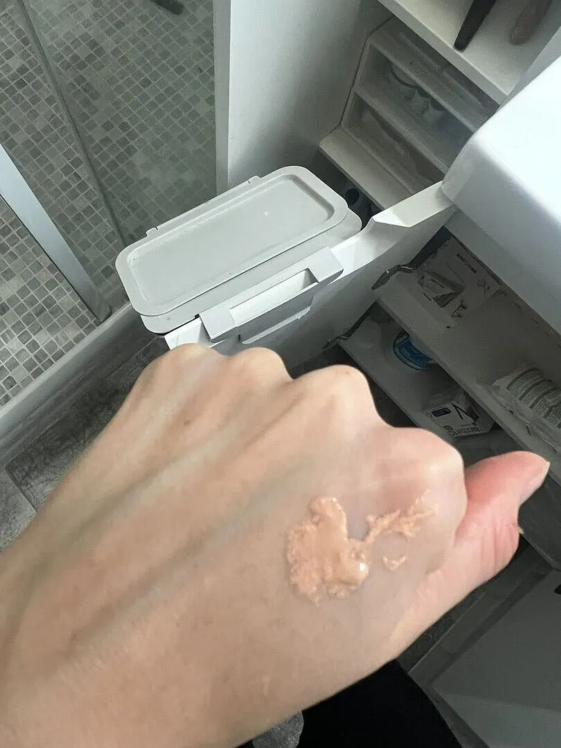 Absolution Le Multicorrecteur correcteur teint zéro déchet