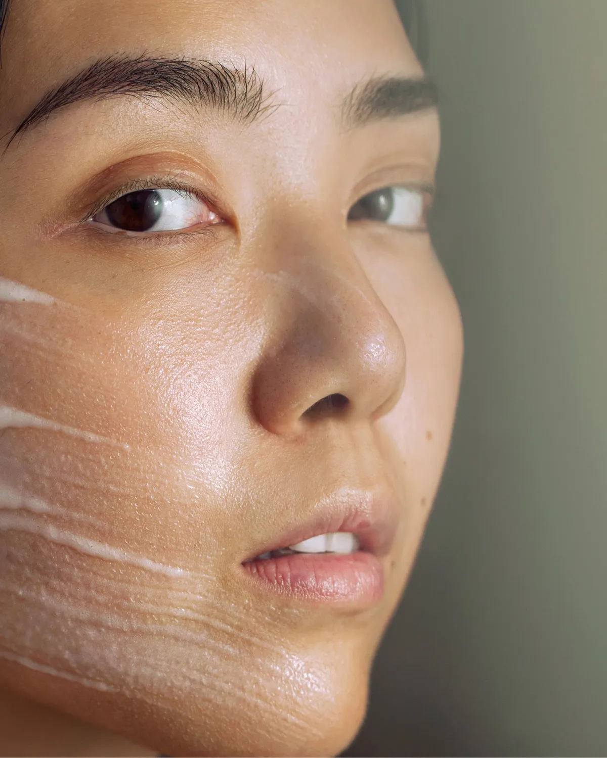 Mádara Brightening AHA Peel masque échantillon éclat