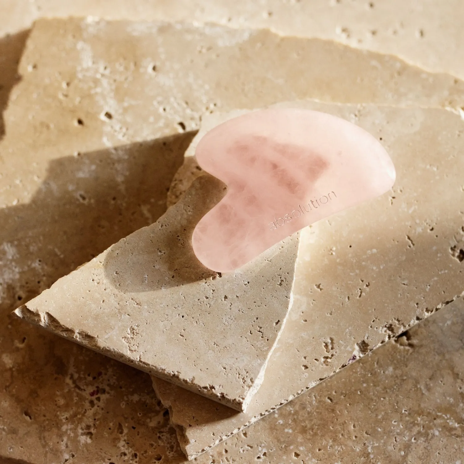 Absolution Le Gua Sha outil visage quartz rose