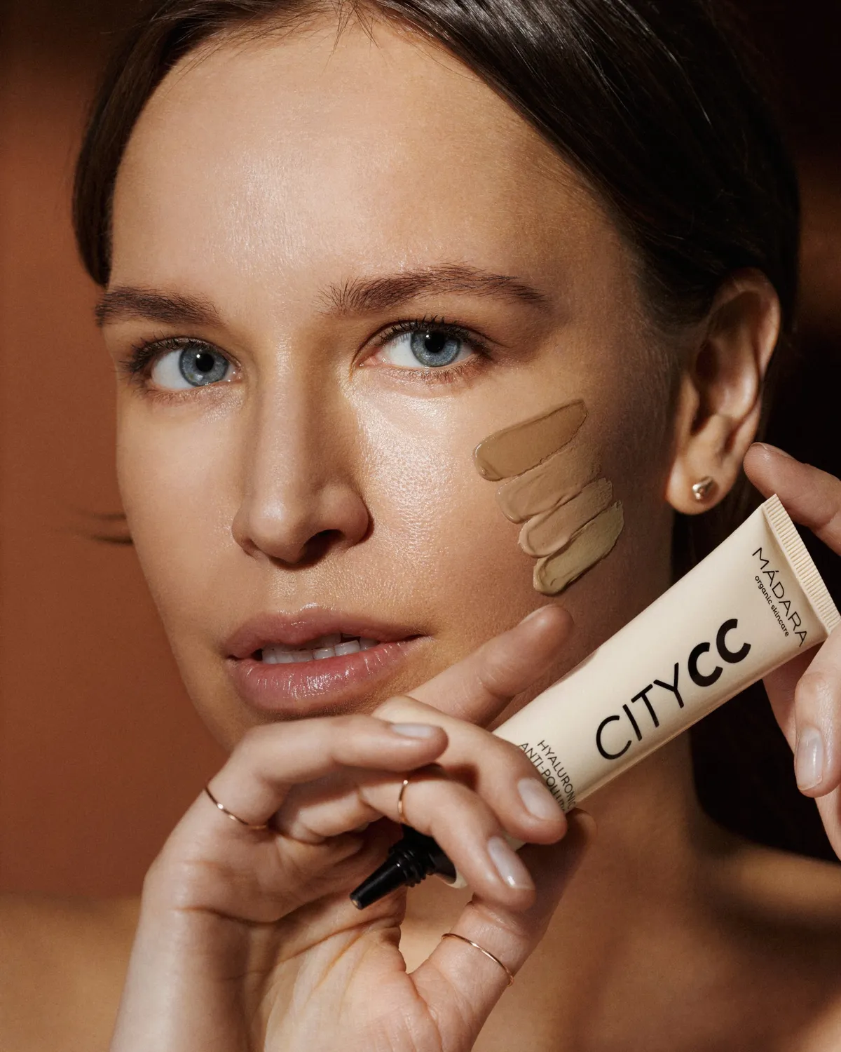 Mádara City CC Crème teintée SPF15 40 ml Light