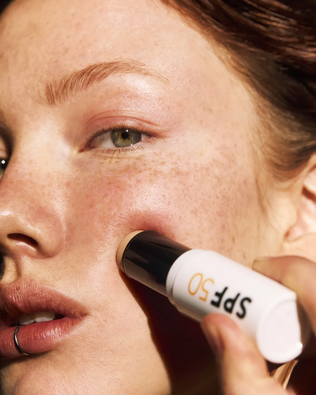 Mádara SPF30 + Stick SPF50 coffret solaire visage teinté